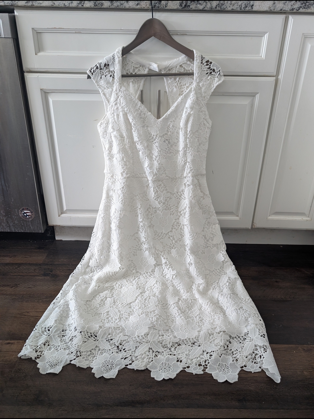 Gorgeous Romantic Lace Dress By Guess Size 12 White Tea Length